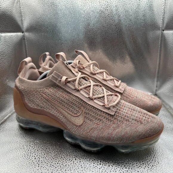 Size 12 Nike Air Vapormax Fly Knit Womens Pink Athletic Running Shoes DJ9975-600 - Picture 1 of 12